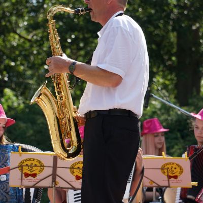 071bbc52-5b9d-43d0-a36a-57f57048de0d.jpg