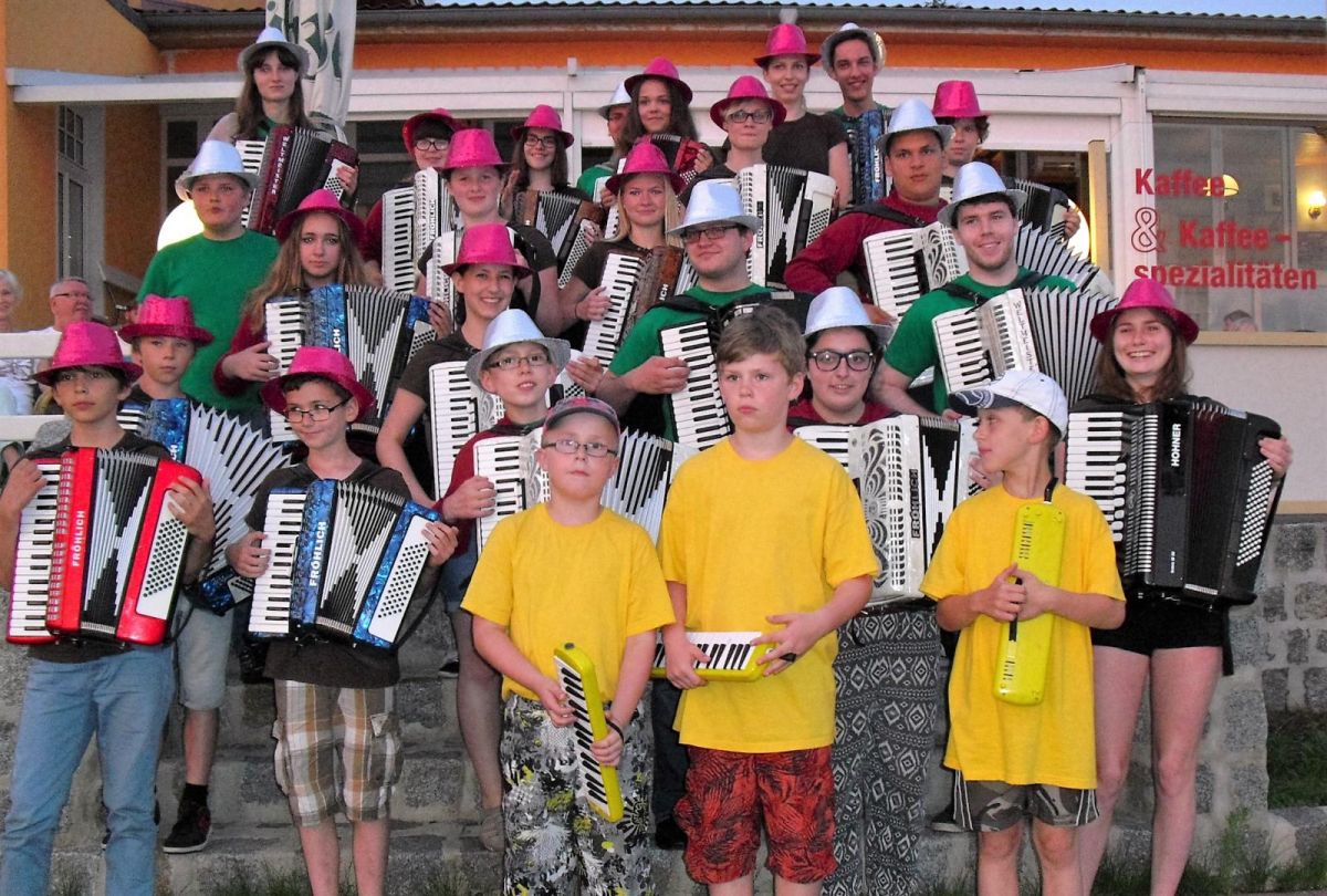 Der 1. Auftritt während unsere Konzertreise am 25. Juni am Strandhotel in Mirow.
