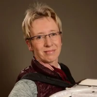 Iris Gerlach