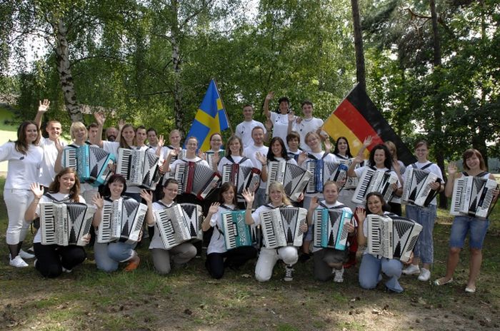 ( Orchester vor seiner Abreise nach Schweden Juli 2007 )