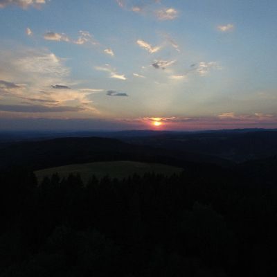efa17b3e-044e-4e29-8e25-6f781fecf732.jpg