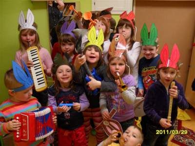 Das ist unsere Hasenband Gruppe 1 vom Kindergarten Veilsdorf.