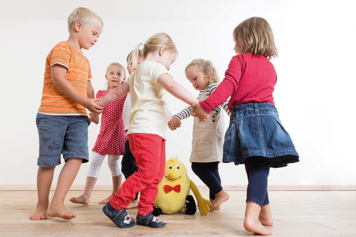 MusiKundekinder tanzen